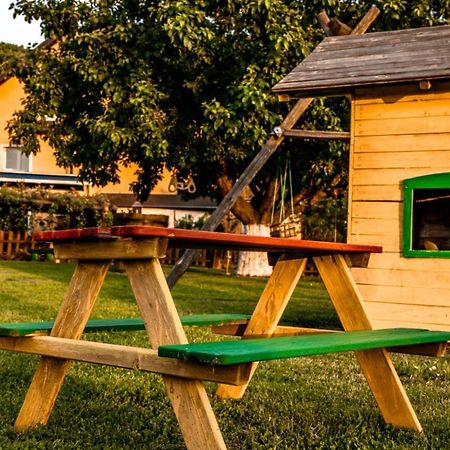 Hotel Restoran I Prenociste Egghus Nasice Zewnętrze zdjęcie