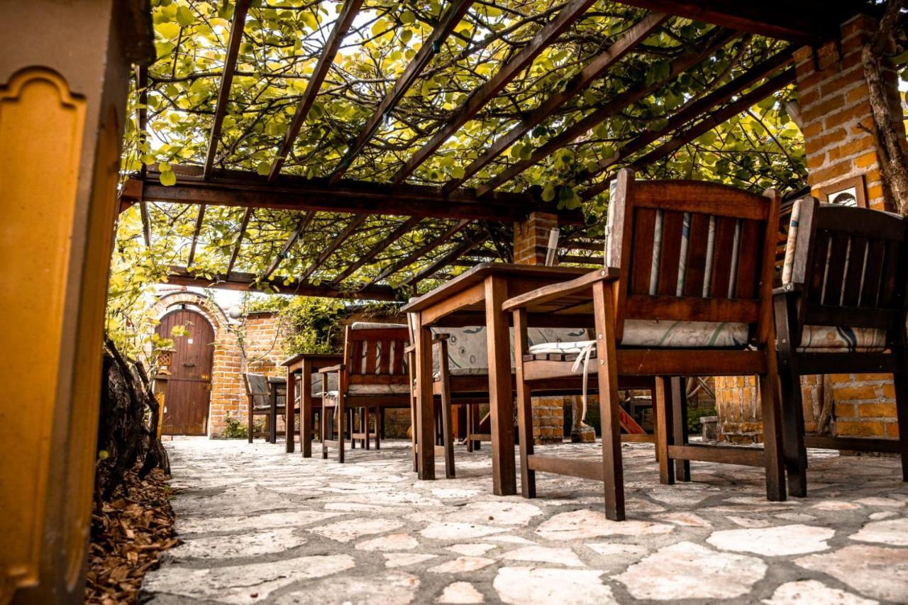 Hotel Restoran I Prenociste Egghus Nasice Zewnętrze zdjęcie