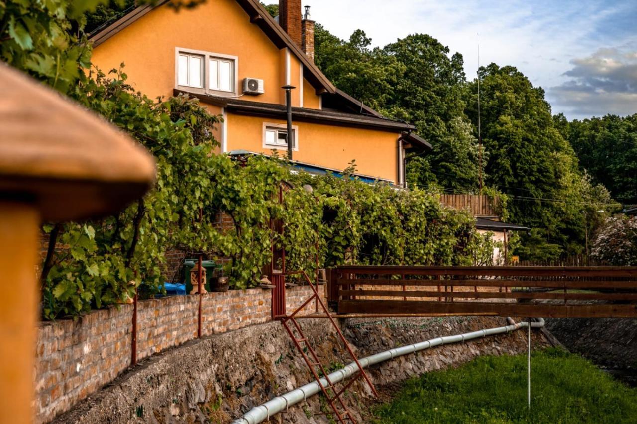 Hotel Restoran I Prenociste Egghus Nasice Zewnętrze zdjęcie