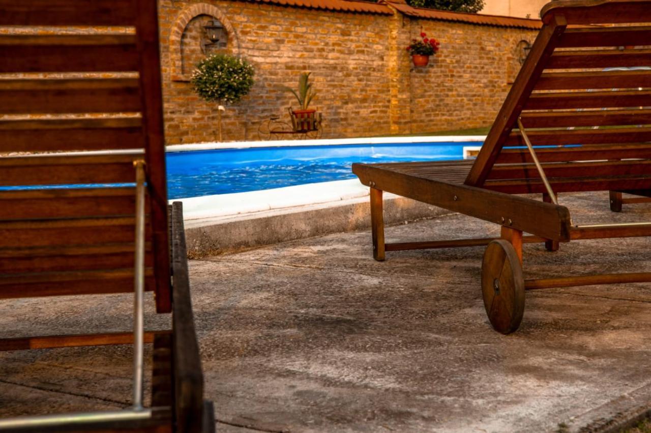 Hotel Restoran I Prenociste Egghus Nasice Zewnętrze zdjęcie