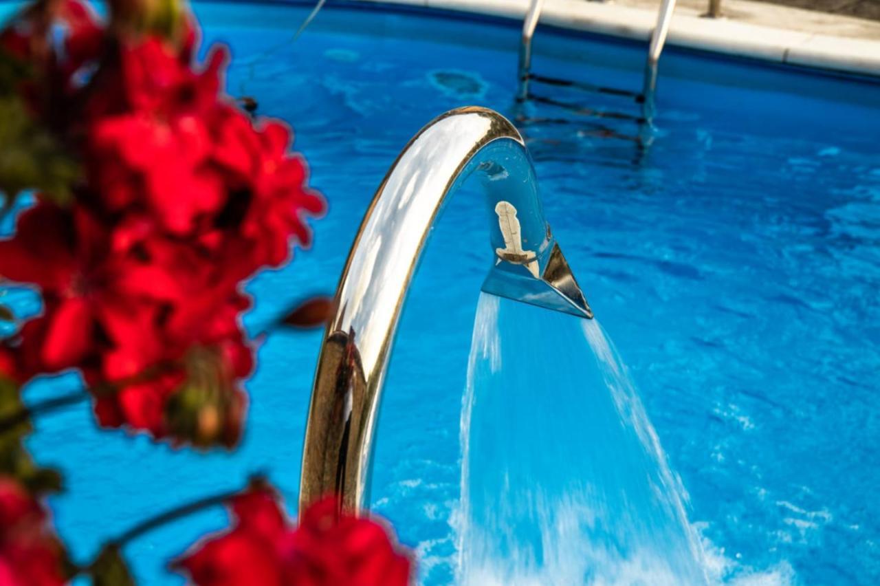 Hotel Restoran I Prenociste Egghus Nasice Zewnętrze zdjęcie